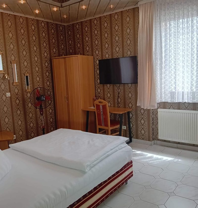 Einzelzimmer-Apartment Nr. 8 im EG