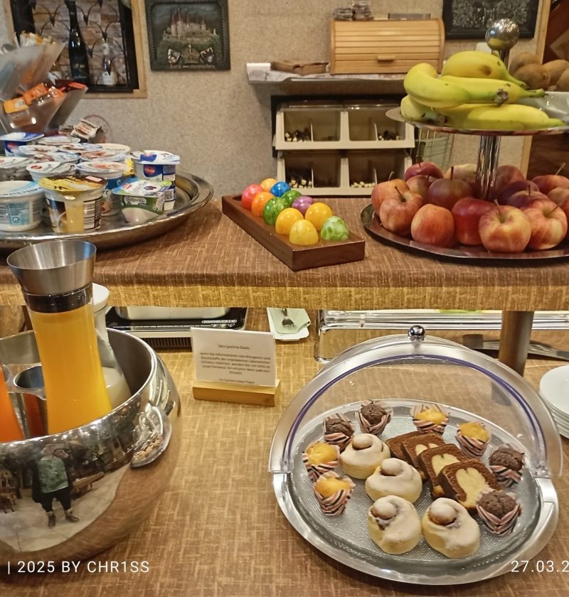 Büfett Kuchen und Säfte